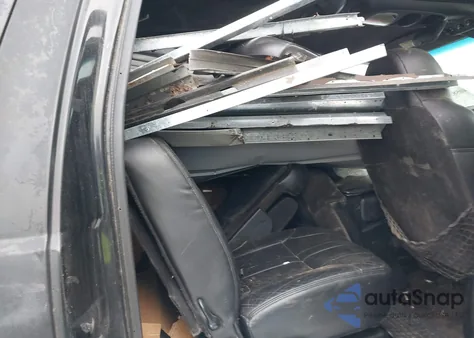 2001 Ford Excursion Xlt z USA, uszkodzony, nr VIN 1FMNU41S61EC54717